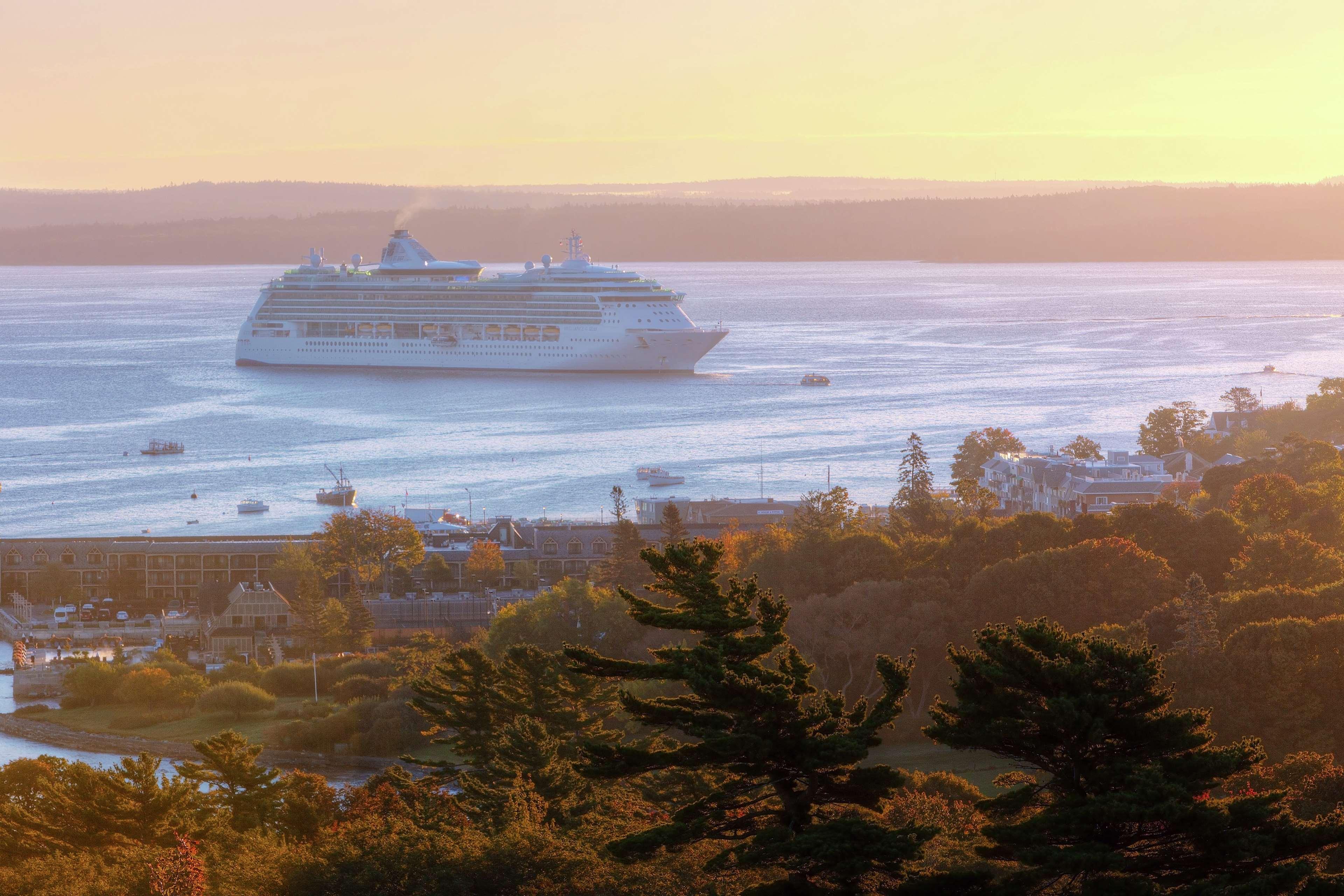 Hampton Inn Bar Harbor Exterior photo