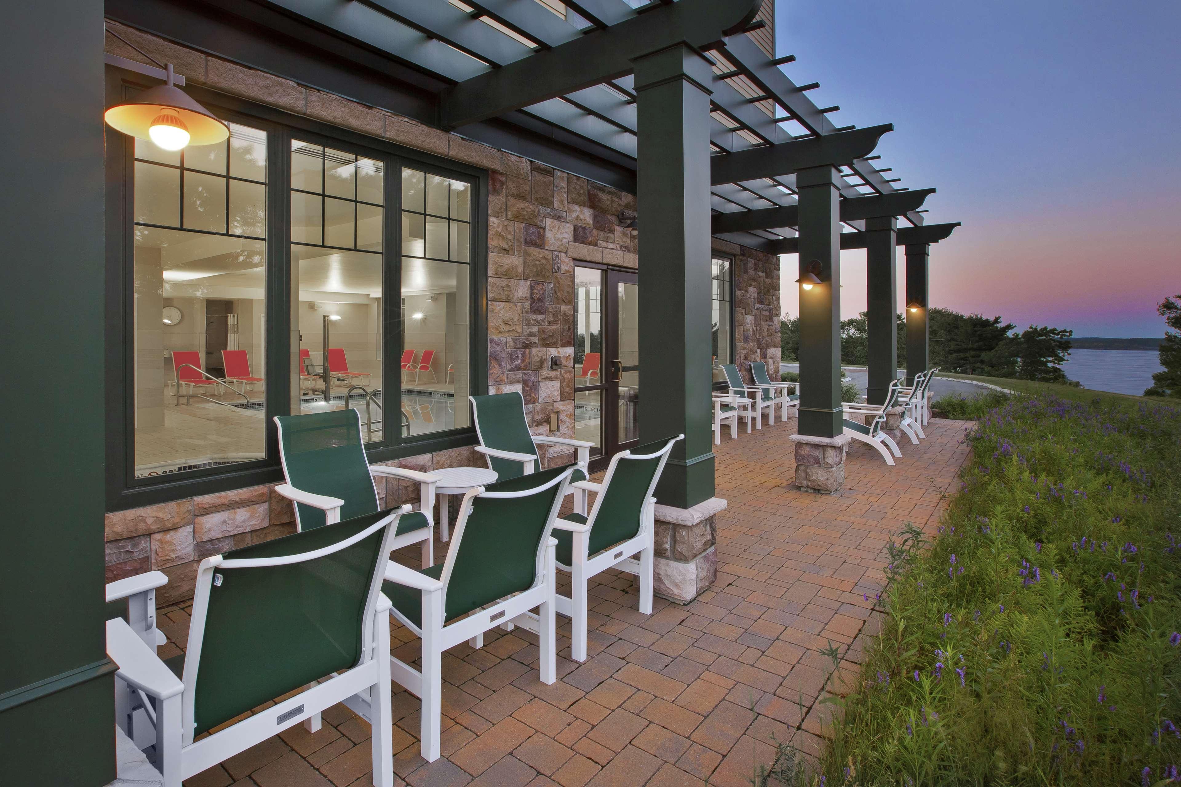 Hampton Inn Bar Harbor Exterior photo